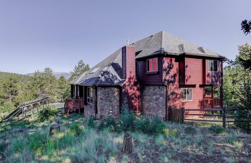 Pine House | Spacious mountain home