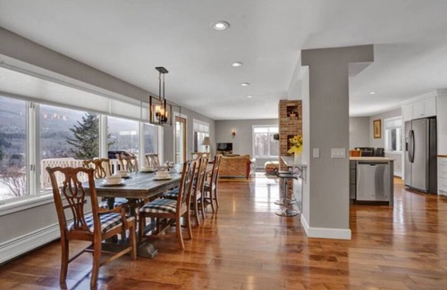Stowe Hollow House | Spacious Mtn Getaway, Breathtaking Views, 5 Min to Town