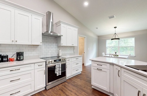 Brooksville House | Spacious new home on preserve-like setting, W/D, AC/Wifi