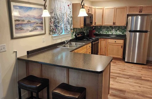 Jonesboro House | Spacious newly constructed home in serene Jonesboro. water front and back also!