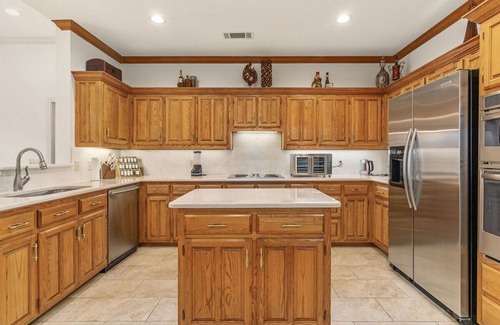 Far North Dallas House | Spacious North Dallas 3Bd/2Ba Pet-Friendly Home. Bright Kitchen/Living & Patio