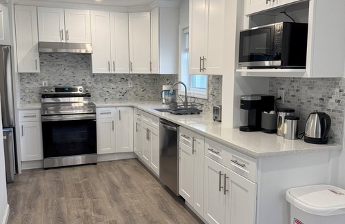 Northeast Yonkers House | Spacious NYC Getaway House