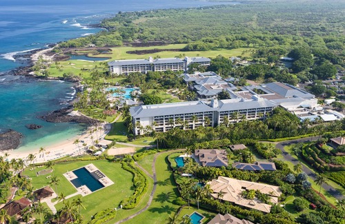 Kamuela House | Spacious Ocean View Home. Steps From White Sand Beach. Private pool & spa.
