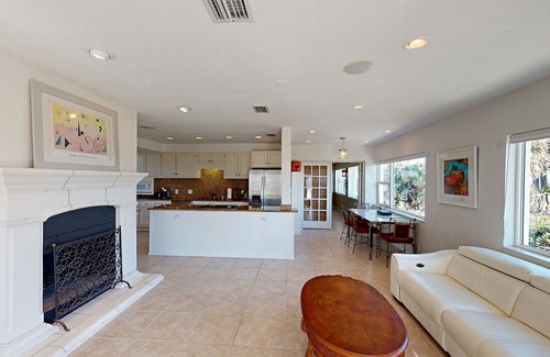 Glenwood House | Spacious Oceanfront House has Private Pool, Ocean Deck and Panoramic Ocean Views