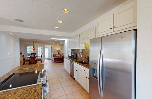 Glenwood House | Spacious Oceanfront House has Private Pool, Ocean Deck and Panoramic Ocean Views