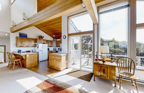 South Beach House | Spacious oceanfront home with free WiFi, and wrap-around deck