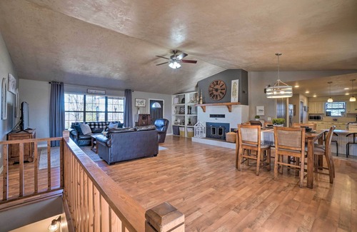 Omaha House | Spacious Omaha House w/Deck & Mountain Views!