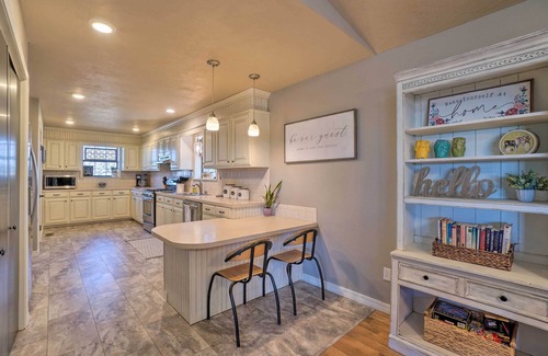 Omaha House | Spacious Omaha House w/Deck & Mountain Views!