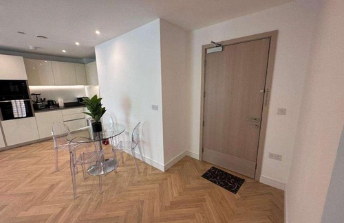 Eltham West Apartment | Spacious one bedroom luxury apartment in Kidbrooke Greenwich