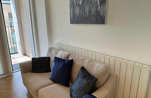Eltham West Apartment | Spacious one bedroom luxury apartment in Kidbrooke Greenwich