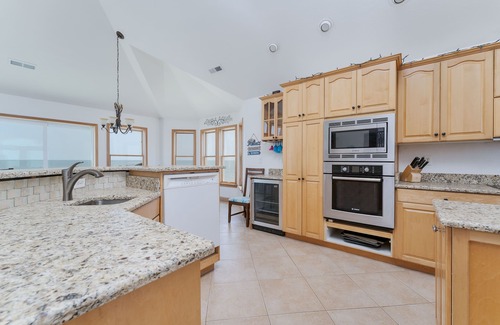 Rodanthe House | Spacious Pet-Friendly Oceanfront Oasis in Rodanthe