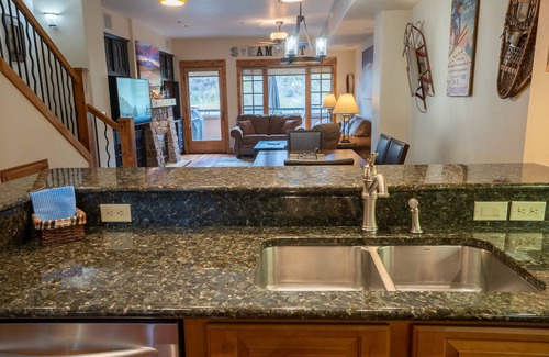 Downtown Steamboat Springs Condo | Spacious Pet Friendly Downtown Condo.Walking Distance to Everything!