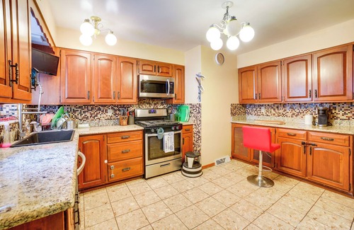Wilkinsburg House | Spacious Pittsburgh Rental: Walk to Frick Park!