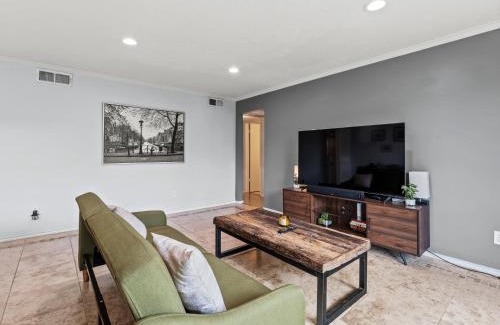North Dallas Apartment | Spacious Preston Hollow Condo