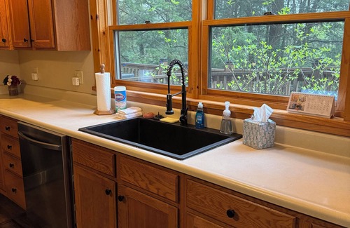 Tylersville Cabin | Spacious Private 9 bedroom lodge AC, hot tub, fire pit, fire place, 212 acres
