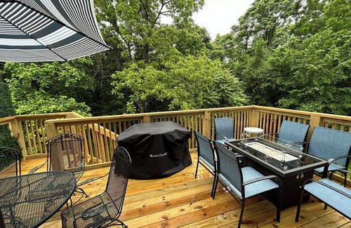 Rogers House | Spacious, private, cozy and close to downtown Rogers, AR & Trails