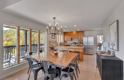 Roseland House | Spacious, private, four-season home built on mountainside with great proximity to Wintergreen, breweries, cideries, and hiking