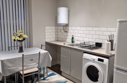 Anfield House | Spacious Private Room w/Ensuite Near Anfield Stadium