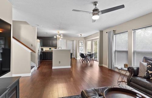 Roselawn Finance House | Spacious, Quiet & Location! – Great for Long Stays