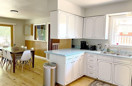 Los Altos Hills House | Spacious, quiet, cozy retreat. Close to parks, trails and Los Altos downtown.