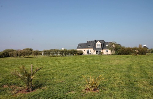 Penmarch Villa | Spacious, quiet villa with swimming pool and large enclosed garden