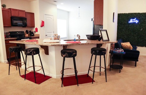 New Castle House | Spacious Ranch home in Quiet Community with a Modern Touch