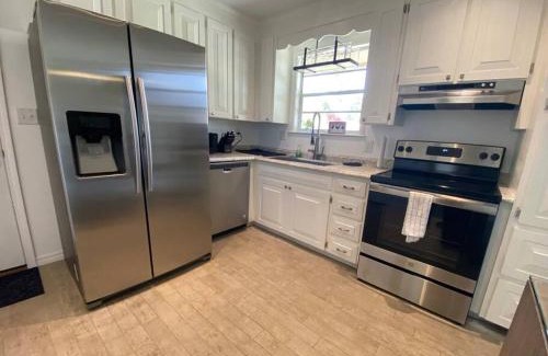 Northeast Pensacola House | Spacious Ranch Home Near Airport