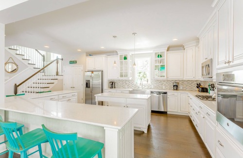 Dodds Addition House | Spacious Rehoboth/Dewey Beach House Sleeps 17 Walk to Town/Parking
