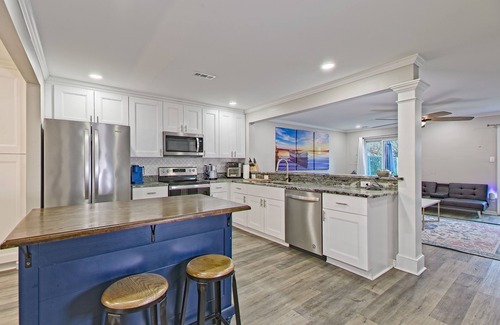 Norfolk - Virginia Beach House | Spacious remodeled Townhome