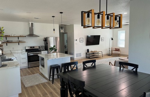 Schertz House | Spacious Remodeled Home on Large Lot – Modern Amenities & More