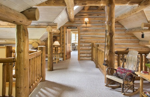 Gallatin Gateway House | Spacious Ridgetop Lodge