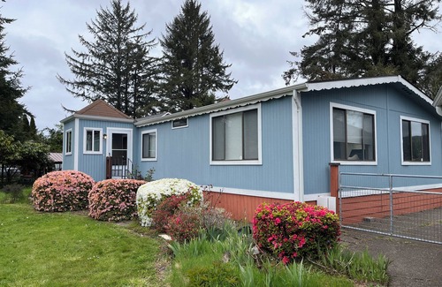 Waldport House | Spacious river facing 4-bedroom house in charming Waldport with WiFi.
