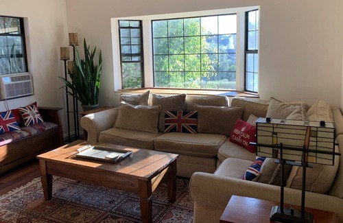 Oak Park House | Spacious, Spa, Luxurious Remodel in Downtown