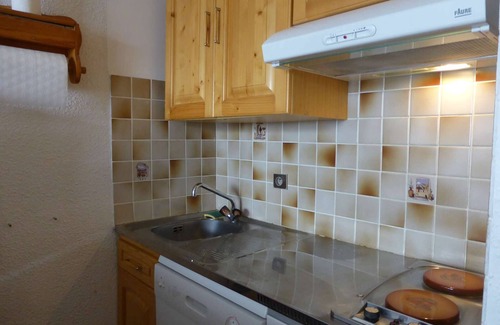 Beaufort Apartment | Spacious Studio Cabin for 4, Near Slopes and Village, Balcony, Free Ski Shuttle