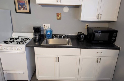 Lower East Side Bed & Breakfast | Spacious Studio near Brady St