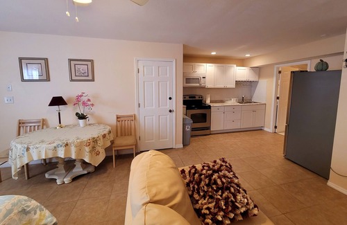 Southgate Apartment | Spacious studio with garage