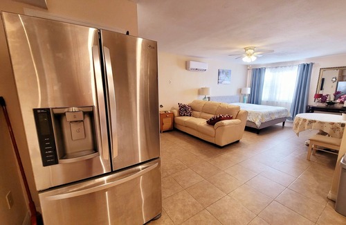 Southgate Apartment | Spacious studio with garage