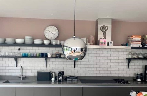 Ravenscourt Park House | Spacious & Stylish Family Home With Lovely Garden