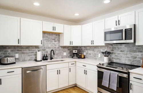 South Westminster House | Spacious + Stylish Home w/HotTub 12min to Downtown