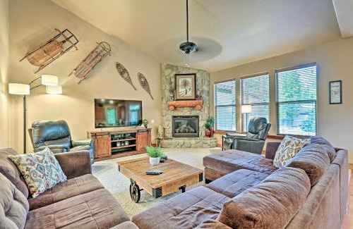 Deer Park House | Spacious Sunriver Home with Hot Tub and Gas Grill