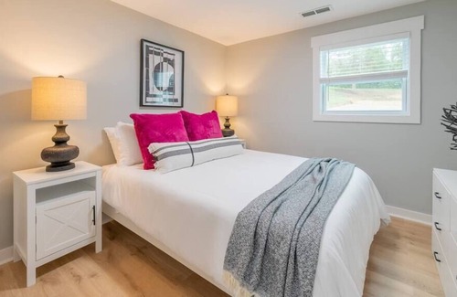 Blacksburg Villa | Spacious Three Bedroom Suite - Peaceful Setting