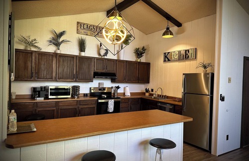 Flagstaff House | Spacious townhome w/AC and large wrap around deck in Continental Country Club!