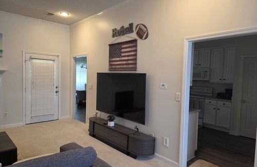 Tuscaloosa House | Spacious Tuscaloosa Getaway – 3BR, 2BA. PLEASE READ THE DESCRIPTION.