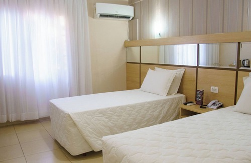 Foz do Iguacu City Centre Hotel | Spacious Twin Room w/Minibar in Central Foz – Close to Iguazu National Park