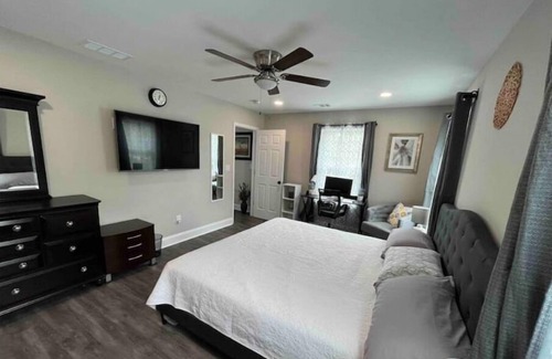 Inman Apartment | Spacious Two Bedroom Guest Suite