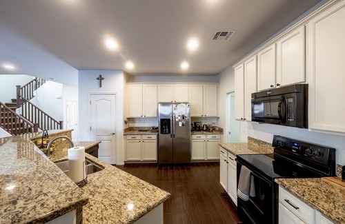 Peoria House | Spacious Updated Gem in Perfect Quiet Neighborhood Location off the 303 & HV