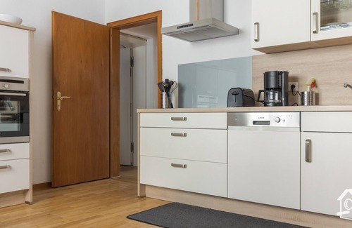 Uerzig House | Spacious vacation home with Moselle view, 8 pers., 3 bathrooms, free of charge. Public transport ticket