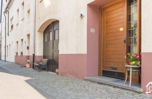 Uerzig House | Spacious vacation home with Moselle view, 8 pers., 3 bathrooms, free of charge. Public transport ticket
