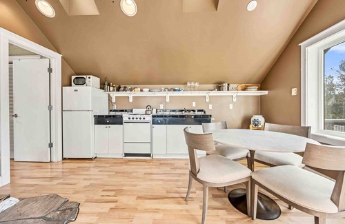 Nederland Ski Chalet | Spacious vaulted chalet 1bd KING BED, BEST Views, 3min to Ned, 10min from skiing