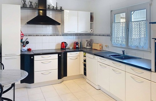 Jullouville-les-Pins House | Spacious Villa 6 rooms - 9 people - 50m from beach